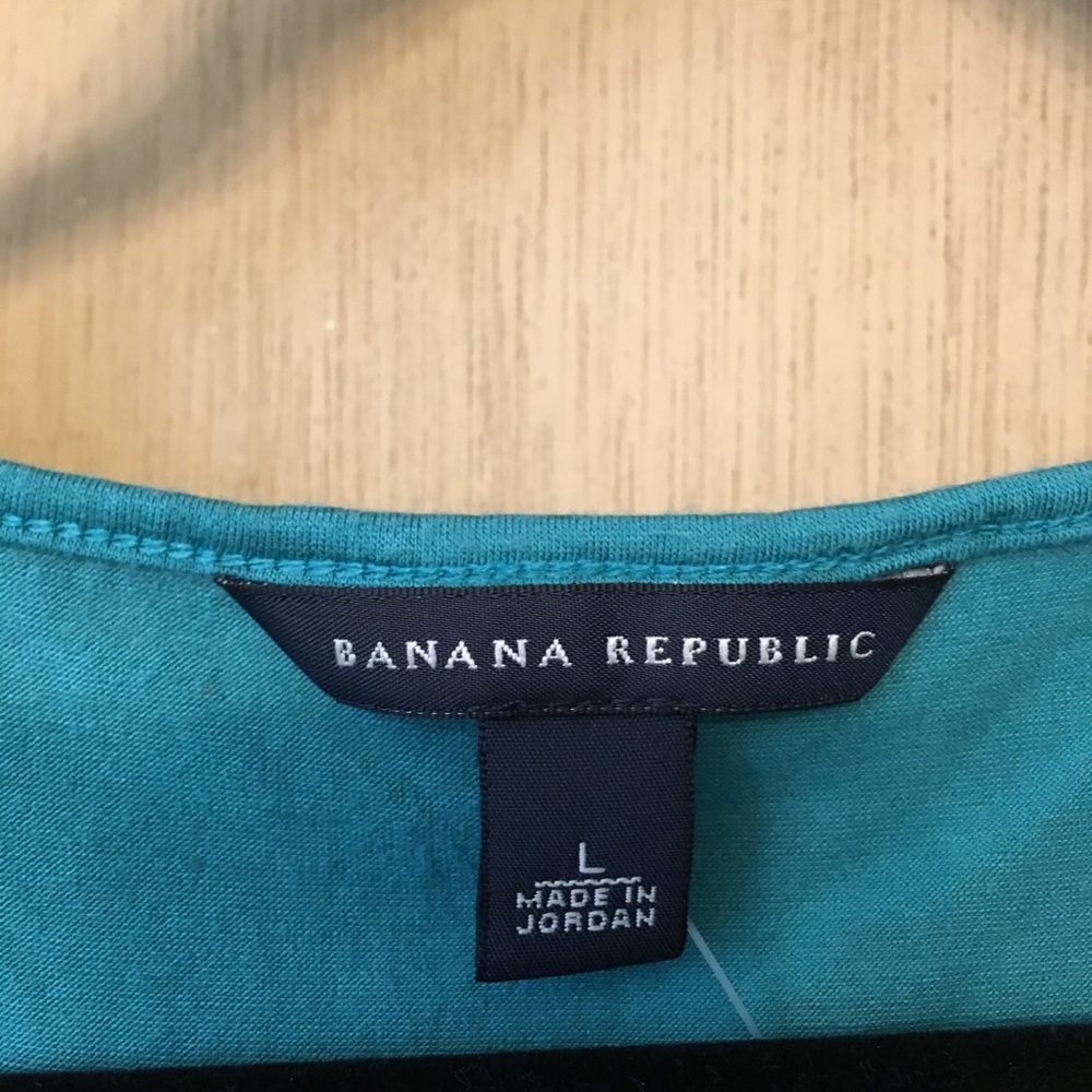 Banana Republic Large Ruffle Tank - Picture 2 of 4